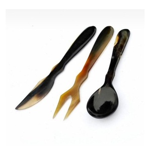 Juego de Cubiertos de Cuerno Hechos a Mano de Primera Calidad, Artesanía Atemporal, Clásicos, Duraderos, Regalos Empresariales Elegantes, Esenciales Naturales para la Mesa, India - Product Image 1