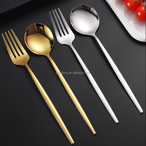 Ensemble de couverts GOLDEN de qualité supérieure, longue durée de vie, conçu pour le confort, offrant une apparence dorée lumineuse - Product Image 6