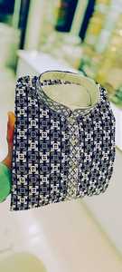 Elegante Kurta festivo para hombres, ropa de boda y fiesta, vestido tradicional indio, ropa de fiesta, traje étnico con detalles hechos a mano en 2025 - Product Image 4