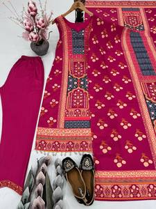 NOUVEAU SALWAR KAMEEZ DE CRÉATION EXCLUSIVE ZAIN EXPORTS EN SOIE NATURELLE LOURDE À IMPRESSION NUMÉRIQUE ET TRAVAIL ARTISANAL, MODÈLE REVERSIBLE, MODERNE POUR FÊTES ET MARIAGES, TOUTES SAISONS - Product Image 3