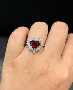 Anillo de Halo Elegante Antiguo de 14K, Anillo de Diamantes y Rubí Rojo Puro y Sólido, Anillo de Compromiso de Dos Tonos con Múltiples Piedras en Forma de Corazón y Corte de Pera - Product Image 2