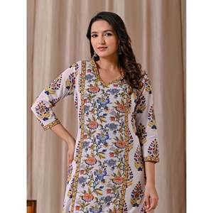 Kurti Blanco Multicolor con Estampado Jaal, Corte Recto, Estilo Étnico Indio, Material de Algodón y Seda, Bordado, para Fiestas, Estilo Bollywood - Product Image 1