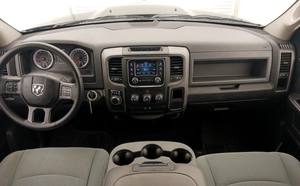 RAM 1500 Express Quad Cab RWD de Segunda Mano, Modelo 2018 - Product Image 5