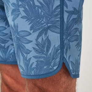 Short de bain léger pour homme avec logo de marque personnalisé Short de bain de plage doux et relaxant à imprimé de motifs à séchage rapide et extensible dans les 4 sens - Product Image 6
