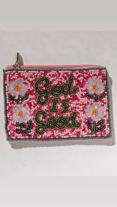 Monedero Tradicional Indio con Bordado y Cuentas, con Hermosos Motivos Florales para Mujeres y Amantes de la Moda Étnica - Product Image 4