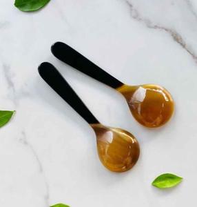 Cuchara de Cuerno de Búfalo Natural, Hecha a Mano y Pulida, Perfecta para Servir Especias, Condimentos o como Decoración de Mesa, Alta Calidad - Product Image 2