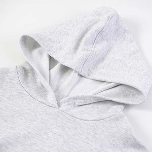 Sweats à capuche courts pour femmes avec logo personnalisé vêtements pour femmes sweat à capuche en coton top vente grande taille conception OEM respirant fermeture éclair - Product Image 4
