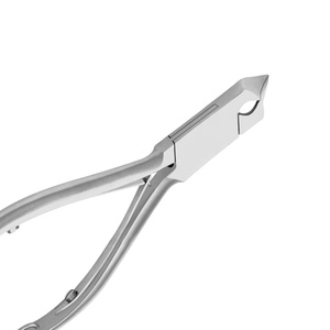 คีมตัดเล็บมืออาชีพ ขนาด 14 ซม. ใบมีด 15 มม. ตัดครึ่งเล็บ คมกริบ สำหรับตัดเล็บเท้าและเล็บมือ ฆ่าเชื้อได้ ผลิตจากสแตนเลส - Product Image 1