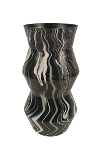 Floreros de Metal Hechos a Mano - Belleza Duradera con Diseño Costero, Ecológicos y de Lujo de Alto Nivel - Product Image 3