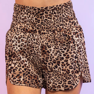 Shorts personnalisés pour femmes 2025 – Décontractés, élastiques, respirants, imprimés par décharge, couleur personnalisée, écologiques, séchage rapide, avec logo sur mesure - Product Image 3