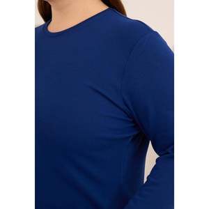Pull en tricot basique pour femmes grandes tailles RMG, pull col rond bleu royal avec détail fendu, mélange de viscose pour l'automne et l'hiver - Product Image 2
