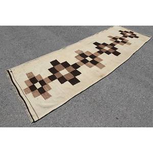 Tapis en laine beige et marron vintage de 3.5x10.5 pieds avec motif géométrique en patchwork pour chambre à coucher, dos en latex et largeur de 4m - Product Image 3