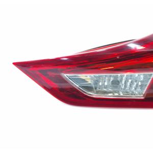 STOP ARRIÈRE DROIT INTEGRÉ À LA PORTE TOYOTA Auris Series (E180) 1ND-TV (12>18) - Product Image 3