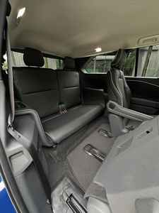 Vente en gros - SUV hybride Highlander 2027 - 4,5 L E-CVT Euro IV - 5 portes - 5 places - Volant à gauche - Pneus R18 - Toit ouvrant panoramique électrique - Product Image 6