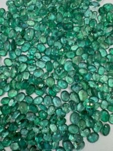 Pierres précieuses en vrac émeraude zambienne naturelle de haute qualité Tailles d'étalonnage 4x6 à 7x9 MM - Product Image 2