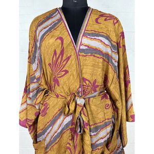 Kimono Corto de Seda Vintage Riya, Ligero y Estilo Boho, Perfecto como Pareo de Playa para Ella, Accesorio de Baño Reciclable, Suave y Transpirable - Product Image 2