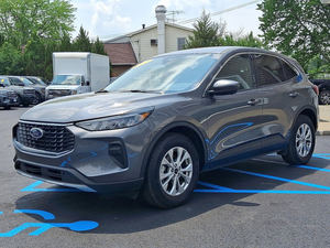 2023 F-o-r-d E-s-c-a-p-e Active AWD bajo kilometraje y precio asequible en stock listo para su envío - Product Image 3