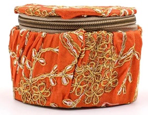 Boîte à bracelet florale brodée mariage Haldi Mehndi faveurs organisateur de bijoux de mariée boîte-cadeau pour bracelets et accessoires pour invités - Product Image 3