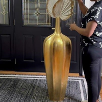Vases élégants en fibre de verre dorés de luxe pour centre de table de mariage, pots de fleurs géants pour l'intérieur de la maison