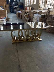 Juego de mesa de comedor con marco dorado de acero inoxidable para el hogar moderno de DreamLike Factory, muebles de lujo para bodas y casas de campo - Product Image 3