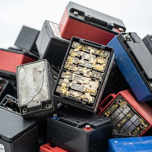 Recolección de Chatarra de Baterías de Plomo-Ácido Drenadas, Material de Plomo Reciclable de Alta Eficiencia para la Venta en Grandes Cantidades - Product Image 3