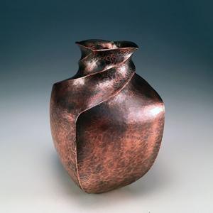 Vase à fleurs moderne en métal pour la décoration de la maison |   Vase décoratif en laiton design pour les intérieurs d'hôtels - Product Image 1