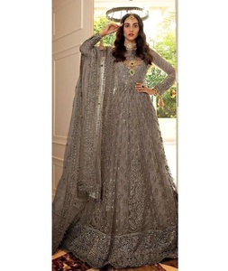 La mayoría de los vestidos étnicos indios hermosos largos de Anarkali con bordado pesado y trabajo de secuencia y borde de encaje Georgette Dupatta - Product Image 1