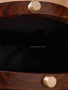 Embrague compacto de madera para viaje Accesorio elegante y ligero para mujer de Tradebyd - Product Image 4