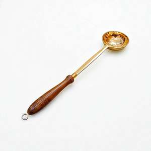 Spatule de cuisine en laiton de haute qualité, faite à la main, avec une finition lisse, outil traditionnel pour une cuisine indienne authentique - Product Image 3