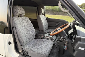 LISTO PARA CONDUCIR - USADO, VOLANTE A LA IZQUIERDA |   Volante a la derecha |   Volkswagen Tipo 2 Microbus de 1975, Conversión de 23 Ventanas - Product Image 5