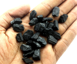 Beaux cristaux d'énergie de tourmaline noire de taille brute naturelle de 14-16MM 20pcs pierres précieuses en vrac noires brutes naturelles - Product Image 5