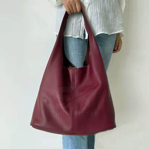 Sac Hobo en Cuir de Haute Qualité Personnalisé à Teinte Unique Étanche Vente en Ligne Sac Hobo en Cuir à Teinte Unique - Product Image 4