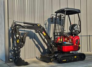 LIVRAISON GRATUITE, approuvé EPA CE, mini-excavatrice sur chenilles neuve de 2,5 tonnes, moteur puissant Kubota D1105 de 35 ch, ROPS ouvert, pouce hydraulique - Product Image 4