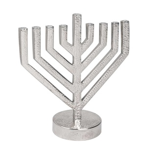 Support de bougie Menorah en aluminium en forme de branche d'arbre fait à la main Base en métal pour la décoration de fête, bureau et comptoir - Product Image 2