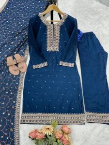 Le dernier créateur de FabZone Broderie en soie douce Kurta Set Style vintage pour les mariages - Product Image 3