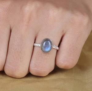 Vente en gros classique Bague de créateur en argent sterling 925 pour l'éternité en vermeil Labradorite Pierre précieuse Diamant Incrusté Lunette Anniversaire - Product Image 2
