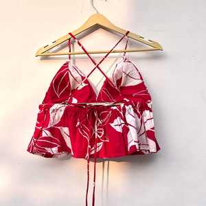 Conjunto floral abstracto rojo de camisa y Bralette Batik algodón India 2 piezas personalizado OEM ropa de playa de talla grande hecho a mano Boho Look - Product Image 3