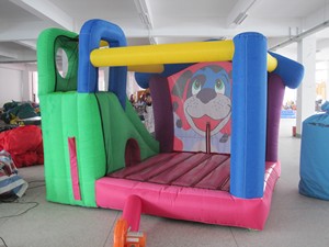 Château gonflable en nylon à thème de chien coquelicot pour les sauts et les glisse des enfants, utilisation en garderie en plein air - Product Image 4