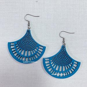 Trendy <b>Fan</b> Shape <b>Pink</b> Cut-Out Dangle Earrings for Women Lightweight Acrylic Statement Jewelry for Casual and Party Wear - Product Image 5