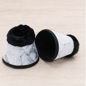 Ensemble de tapis de selle Tough Tack à motif marbré, protège-pattes, protège-encoches, écharpe anti-mouches, bandages de polo en tissus de coton gris et blanc - Product Image 4