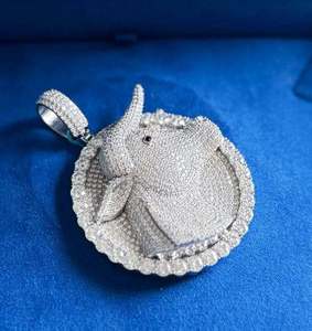 Pendentif médaillon GOAT en diamant, Or jaune 18K, Argent 925, Personnalisé, Grand Charme Givré, Moissanite certifiée GRA, Cadeau - Product Image 2