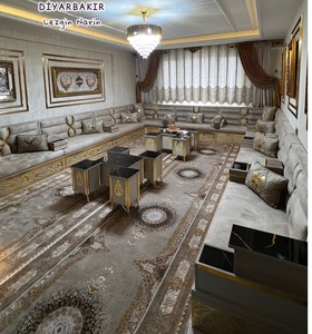 Conjunto de Sala de Estar Tradicional Árabe Majlis |   Mueble Modular Extensible y Plegable de Tela con Diseño Tufted Antiguo |   Personalizable |   Envío Gratuito a Todo el Mundo - Product Image 1