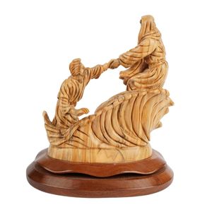 Sculpture en bois d'olivier de Jésus qui sauve Pierre, sculptée à la main, 23 cm, figurine religieuse chrétienne, fabriquée à la main à Bethléem - Product Image 3