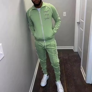 Conjuntos reflectantes a la demanda de los clientes, logotipo personalizado de talla grande, gran oferta, conjuntos de invierno, chándales reflectantes Unisex, ropa de calle deportiva - Product Image 1