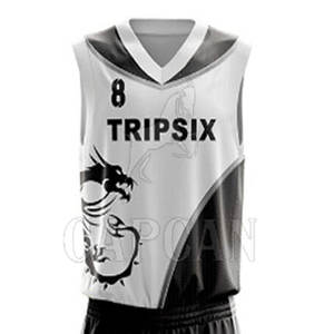 Ensemble d'uniformes de basket-ball pour hommes en polyester respirant 100% de Capcan International imprimé à manches courtes en vente - Product Image 4