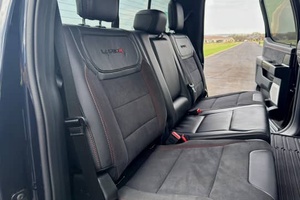 LISTO PARA ENVIAR: Ford F-150 Raptor 2022 con Motor V8 Supercargado de 720 HP, Tracción en las Cuatro Ruedas y Estándar de Emisiones EURO VI - Product Image 5