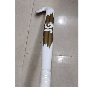 Bâton de hockey sur gazon d'entraînement en fibre de carbone léger et durable pour le développement des compétences - Product Image 1