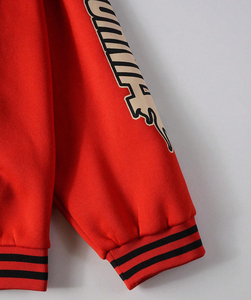 Chaqueta universitaria de cuero de lana cálida para hombre, bombardero de estilo universitario con logotipo personalizado, ropa de abrigo, servicio OEM ODM directo de fábrica - Product Image 4