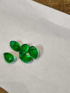 Laboratoire de trône de cristal créé une superbe pierre émeraude vert vif étincelle Luxe clarté Royal lueur élégance Prestige brillance beauté audacieuse - Product Image 2