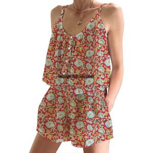 Ensemble de pyjama court à imprimé floral luxueux, imprimé à la main, floral printemps/été, ajusté, bretelles fines, sans manches - Product Image 2